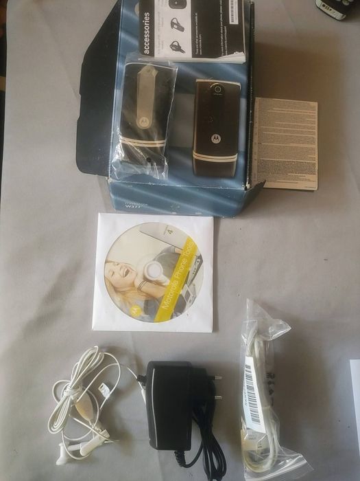 Motorola w377  full box ( decodat, aproape nou)