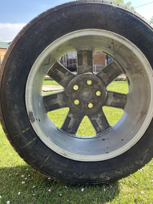 Шина на Ланд Ровер