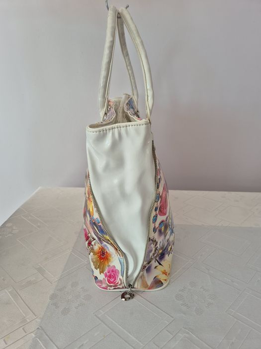 Продавам дамски чанти