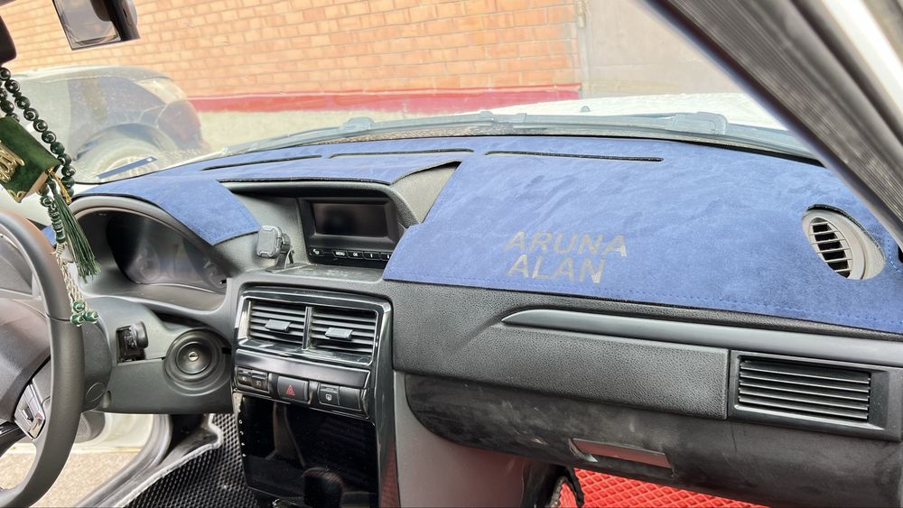 Накидка на панель из Алкантары Надпись в Падоарок