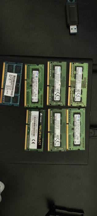 Rami de vanzare DDR4 si DDR3