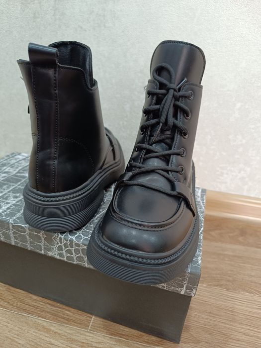 Новые женские ботинки р36