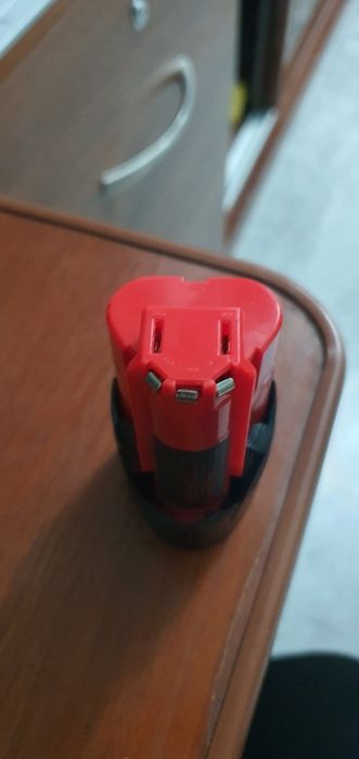 Продам аккумулятор от milwaukee m12 6A