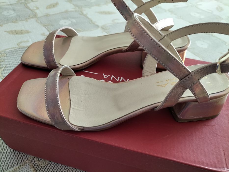 Продается летняя обувь