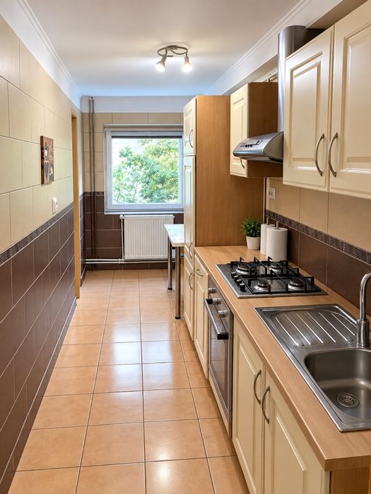 Inchiriez apartament decomandat 2 camere Ciuperca 1 Mai
