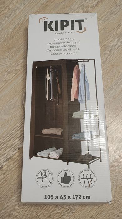 Organizator de haine