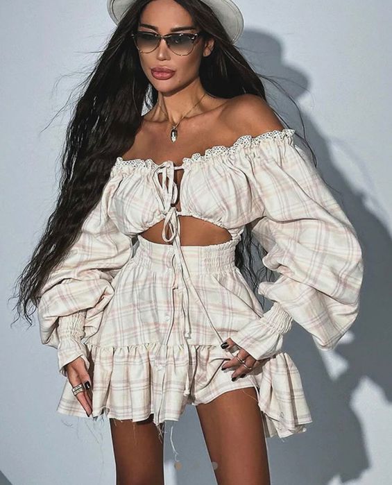 Дамска рокля с ръкави