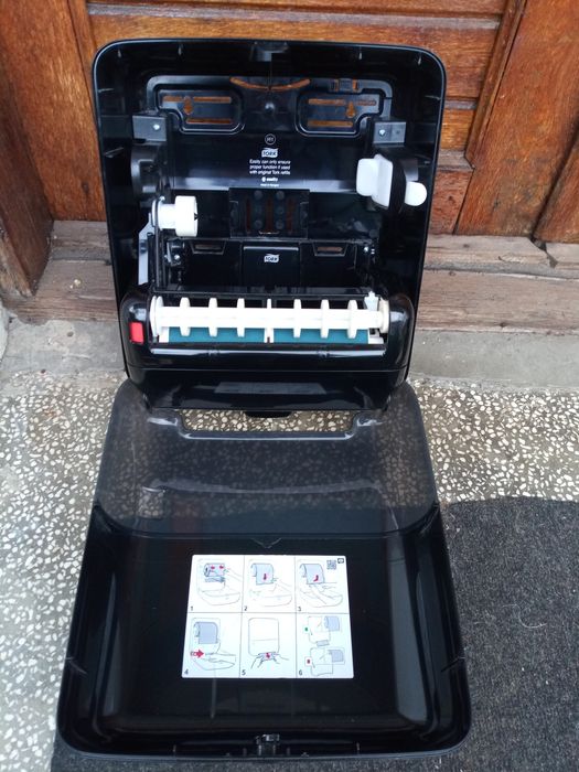 Dispenser prosop de hârtie