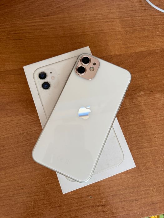 продается айфон 11