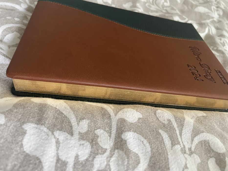 Луксозен кожен бележник