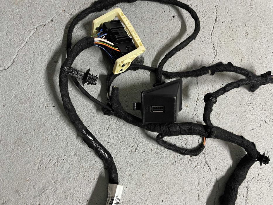 Mufa usb cu cablaj gama Ford