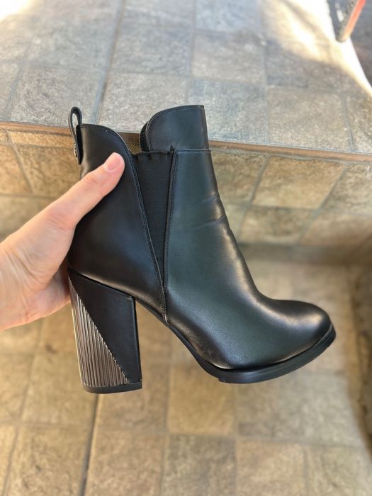 Сапожки с каблуком