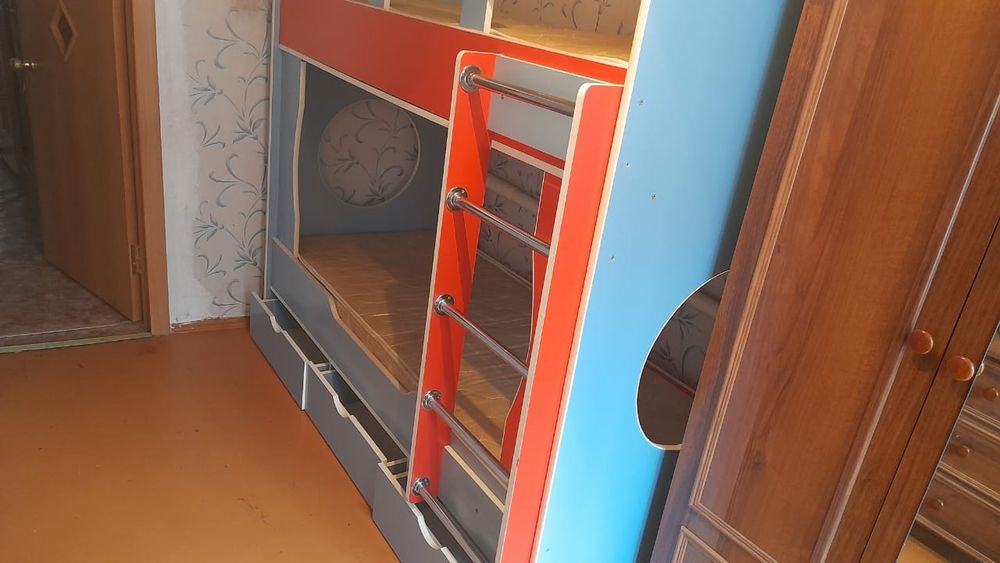 Продам кровать подростковую