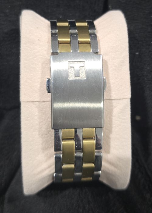 Продам кварцевые часы от Tissot