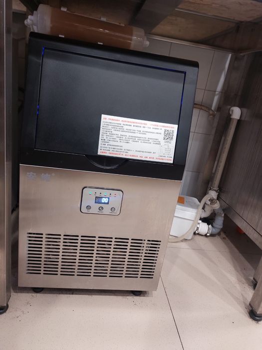 Ледогенератор напольный