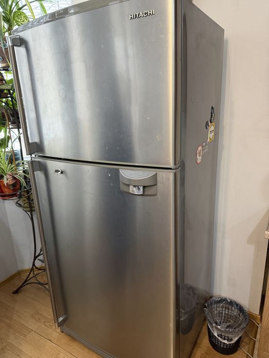 Продам холодильник Хитачи