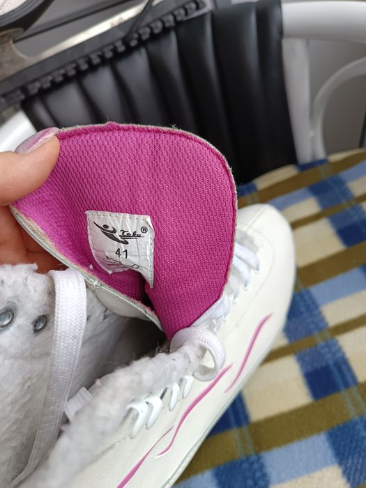 Продам коньки 30000