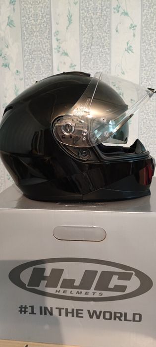 Продам мотошлем HJC C70N