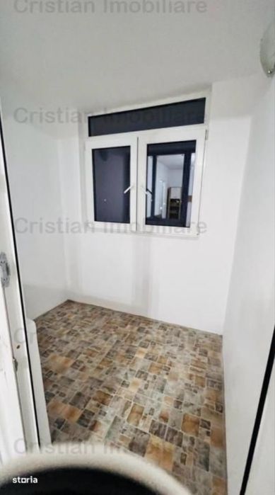 Inchiriez 2 cam ,conf 1,mobilat si utilat