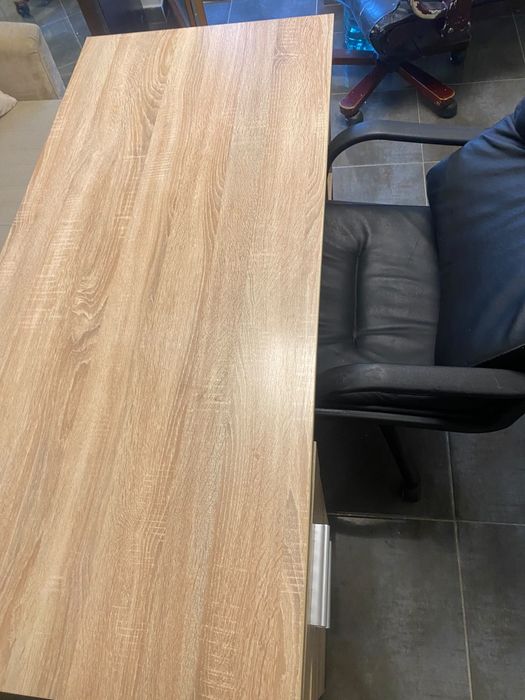 Birou Ikea  si scaun piele