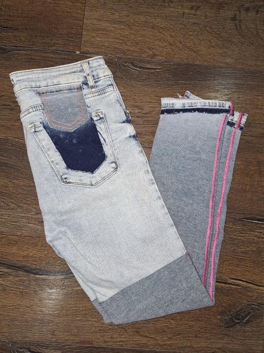 Дамски дънки и тениска