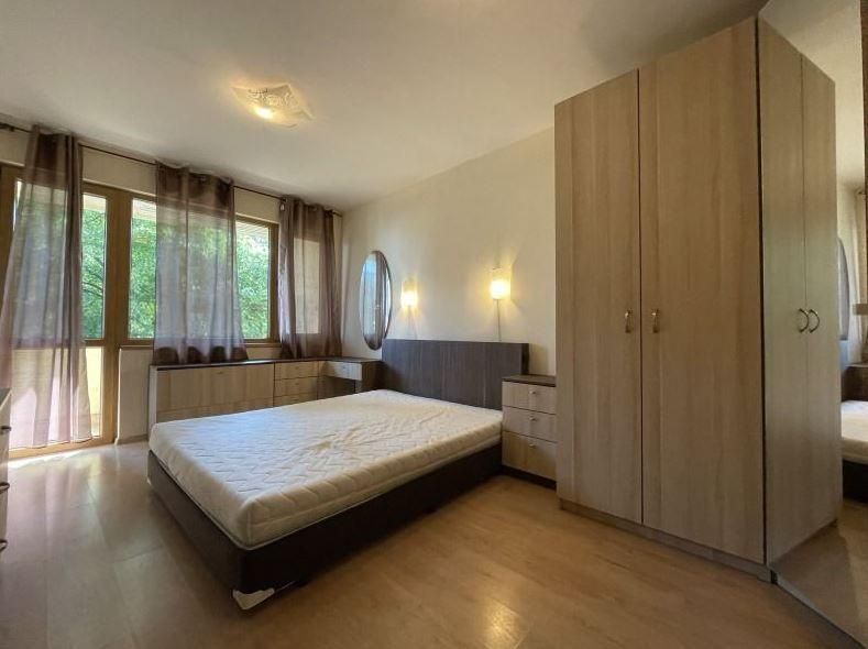 Дава се под наем Тристаен апартамент в Варна, Център - 91 кв.м за 698.19 € - Снимка #3