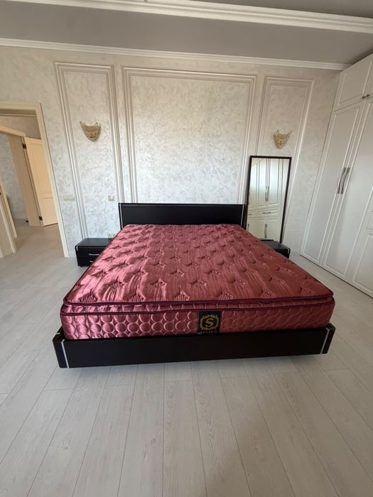 Продам ковер, матрас , комод