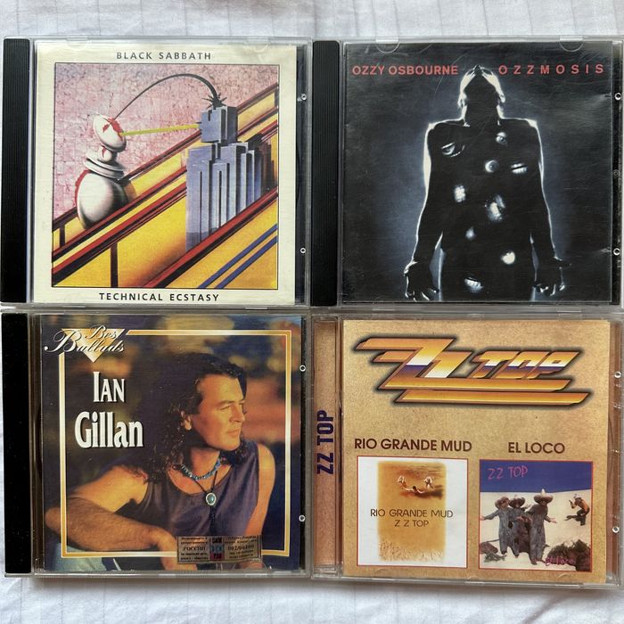 Компакт-диски с рок-музыкой