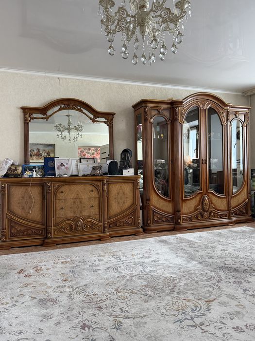 Продам витрина комод