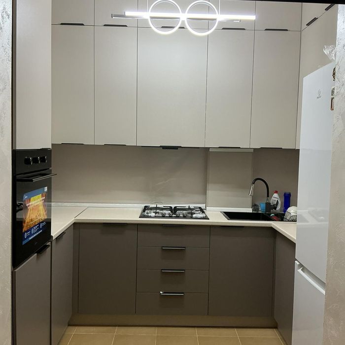 Продаётся большой кирпичный дом