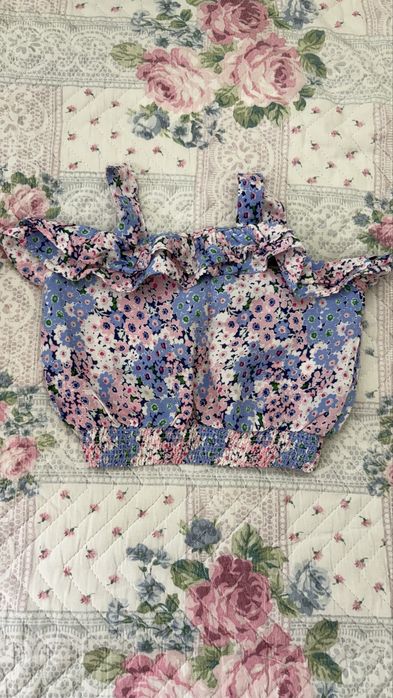 Продам детские кофточки .