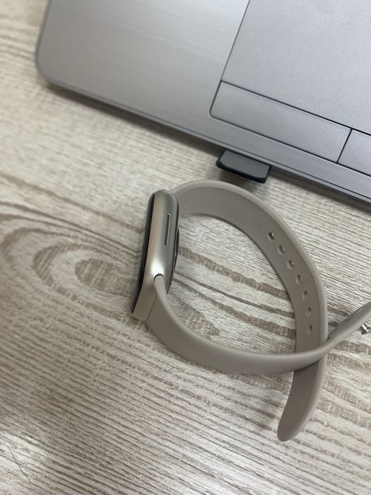 Apple Watch 9/41 mm Starlight