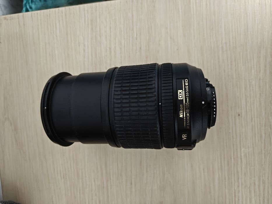 Nikon d90 + Nikon 18-105 DX