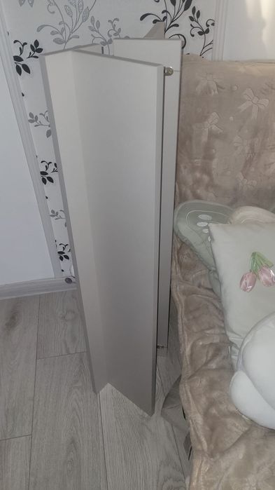 2 etajere mobila noi,doar in Botosani!