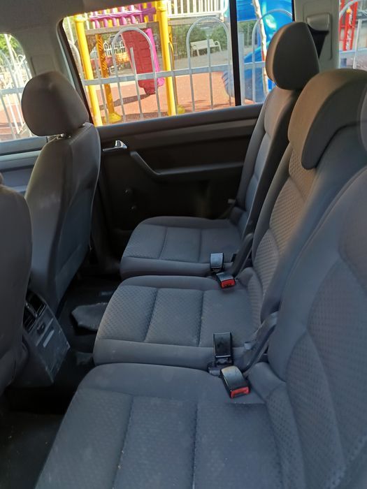 Volkswagen Touran Mașină De Vânzare