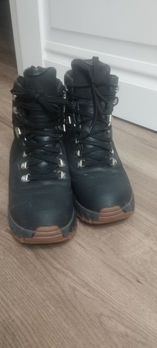 Продам ботинки зимние нобук