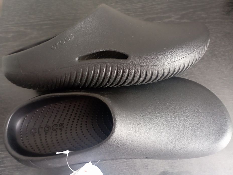 Продам crocs не дрого