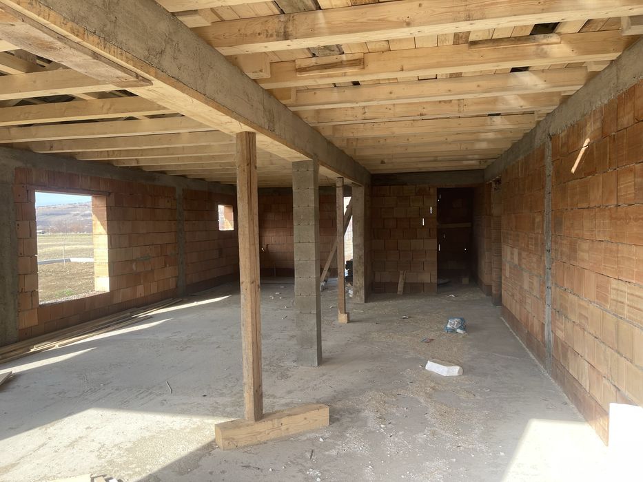 Casa de vanzare in orasul Alesd.