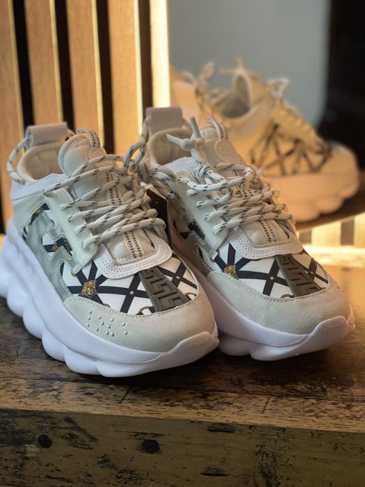 Versace chain reaction