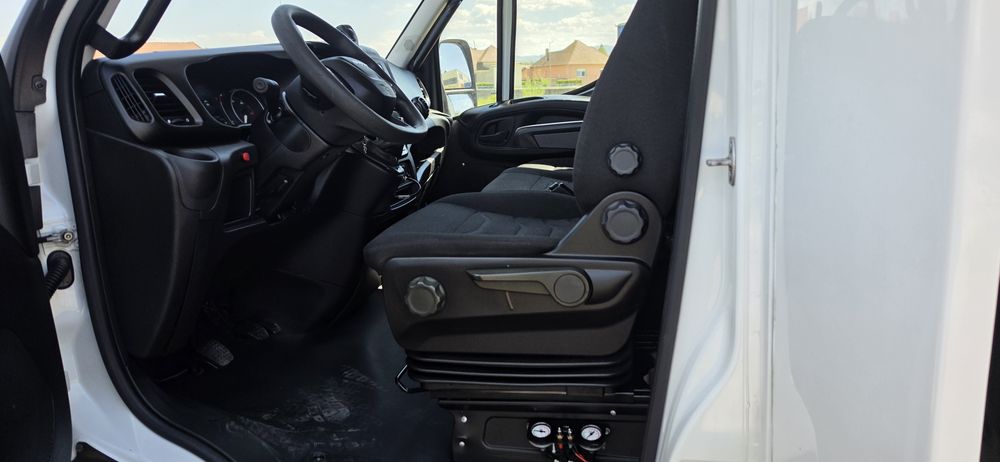 Iveco Daily 3,5 T cu Lift Hidraulic 15 Europaleti 6.20 lungime