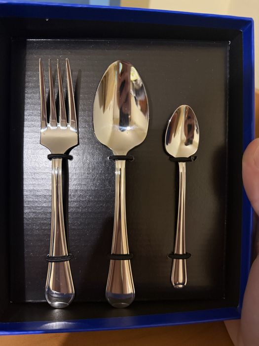 Нов компелкт прибори  от неръждаема стомана