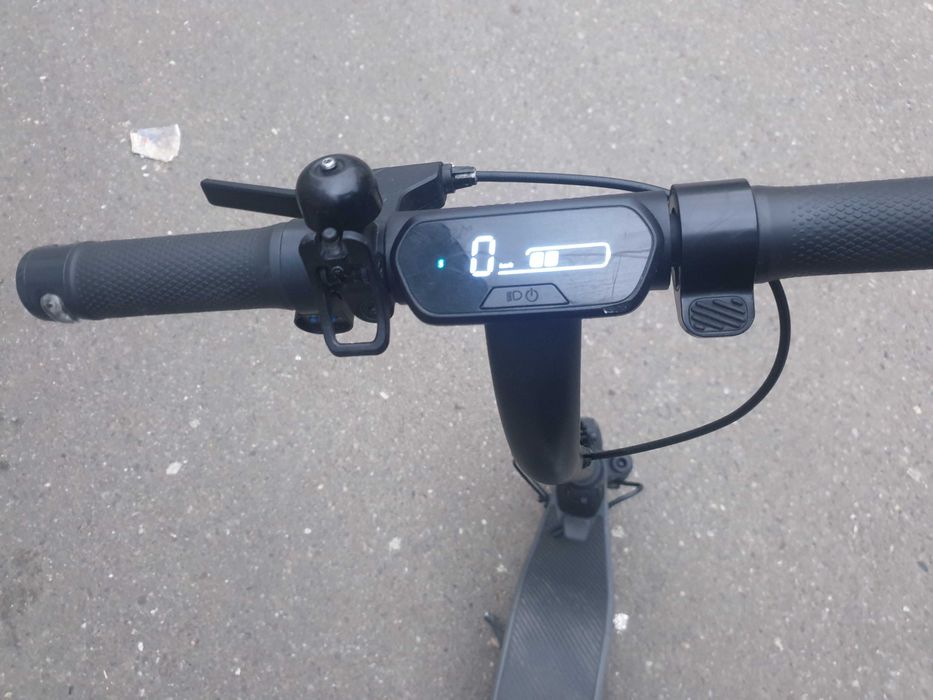 Vand sau schimb trotineta electrica ninebot