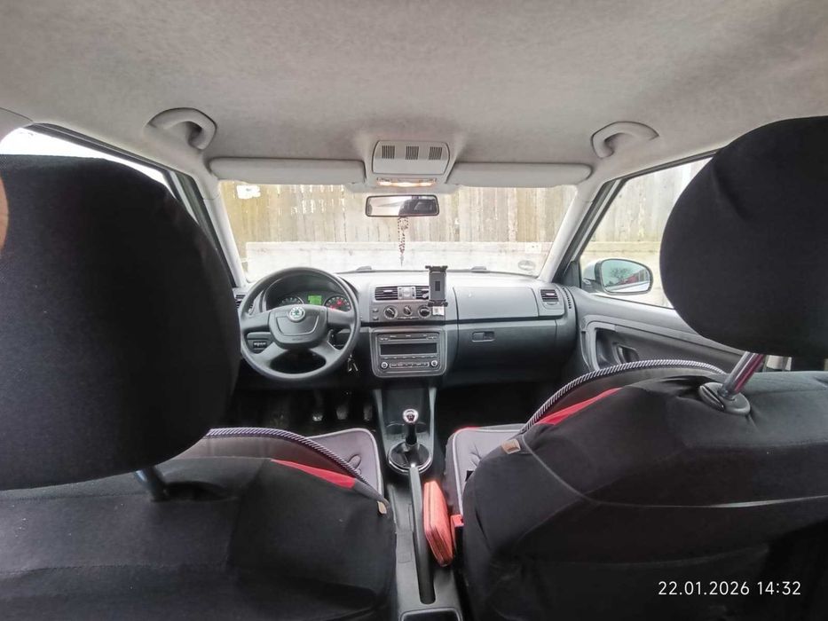 SKODA Fabia 2011 — imagine 3