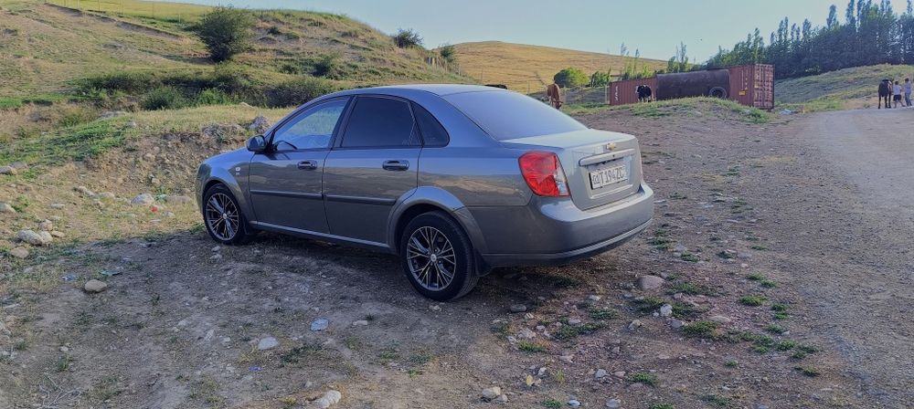 Lacetti 2013,1.6 avtomat 320000km Shumka bo'gan, udar yo'q umuman