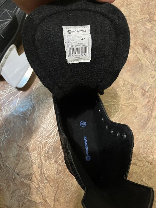 Продам коньки 42 размер