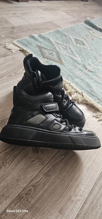 Продам ботинки на мальчика