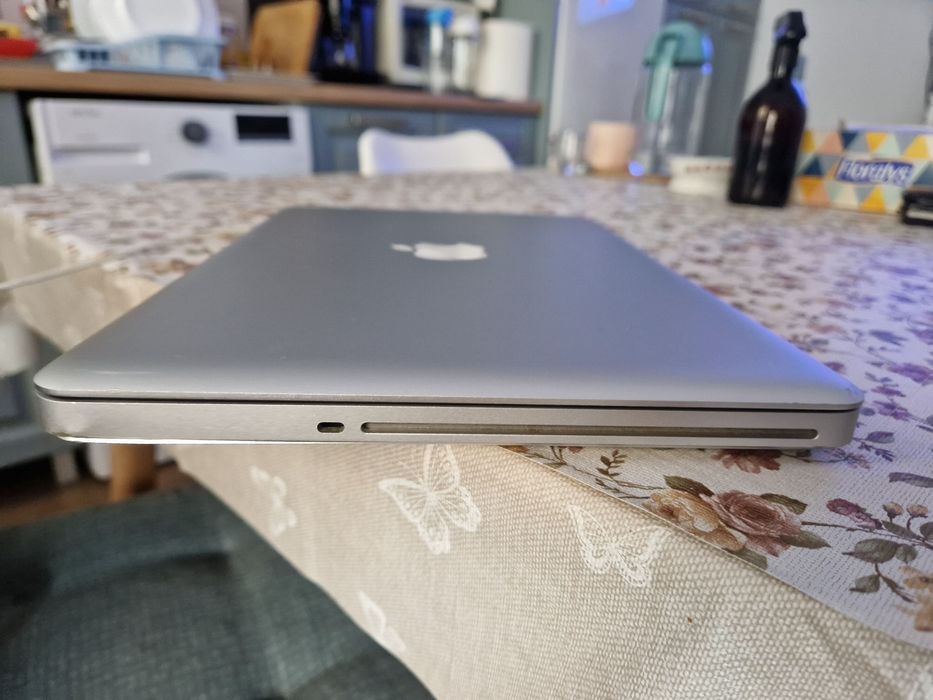 Macbook pro 2.26 ghz intel core 2