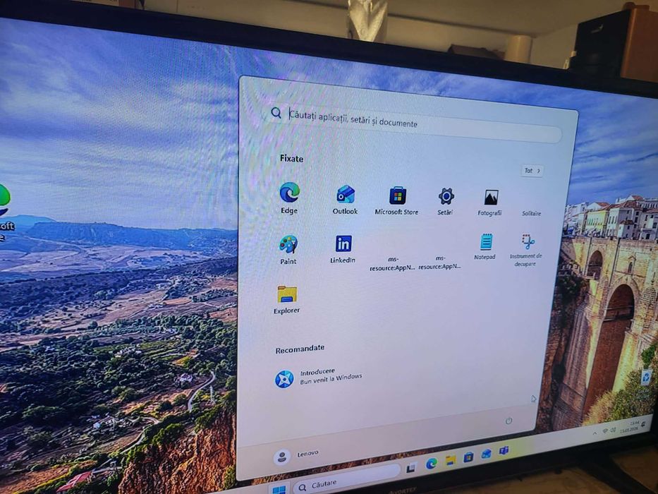 Mini PC Lenovo cu i5 vPro Gen 9 + 16Gb ram ,SSD 500Gb + 4 Tb HDD