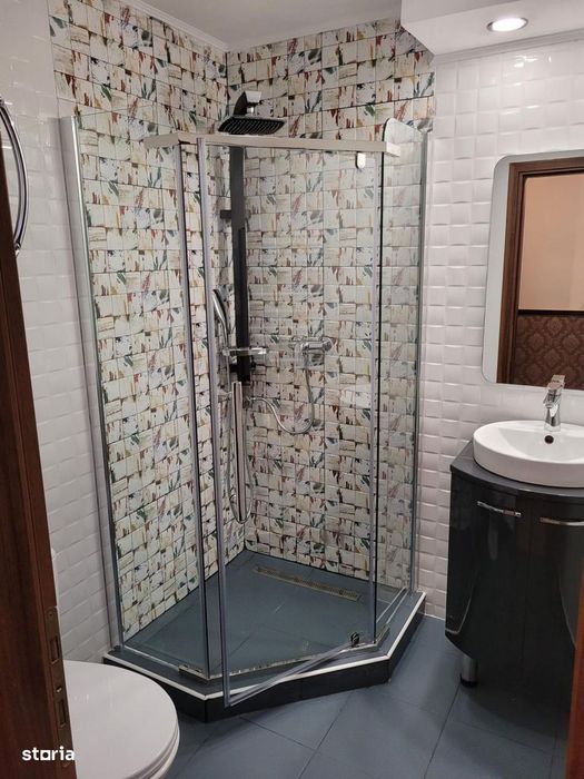 apartament 3 camere de inchiriat metrou Pacii - Preciziei - bloc nou