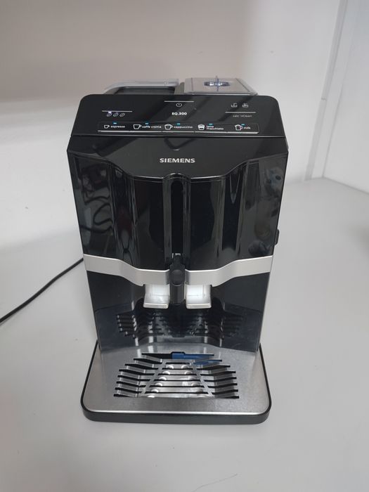 Espresor Siemens EQ 300 cu rasnita ceramica